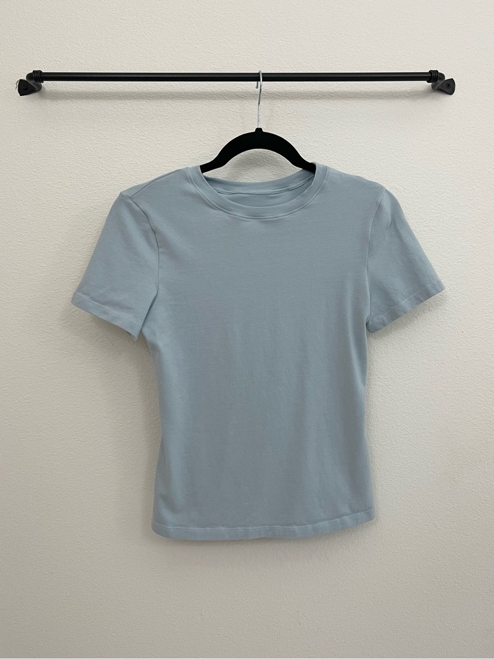 NWOT 🏷️ Classic Short Sleeve Tee in Light Blue - Picture 2 of 3
